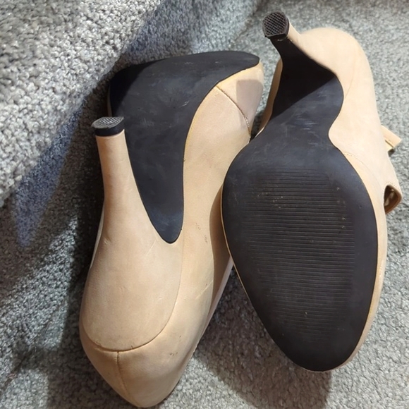 Tan Suede Shoes with 4" Heels, DOLCE by mojo moxy, Size 9.5 - Picture 7 of 13